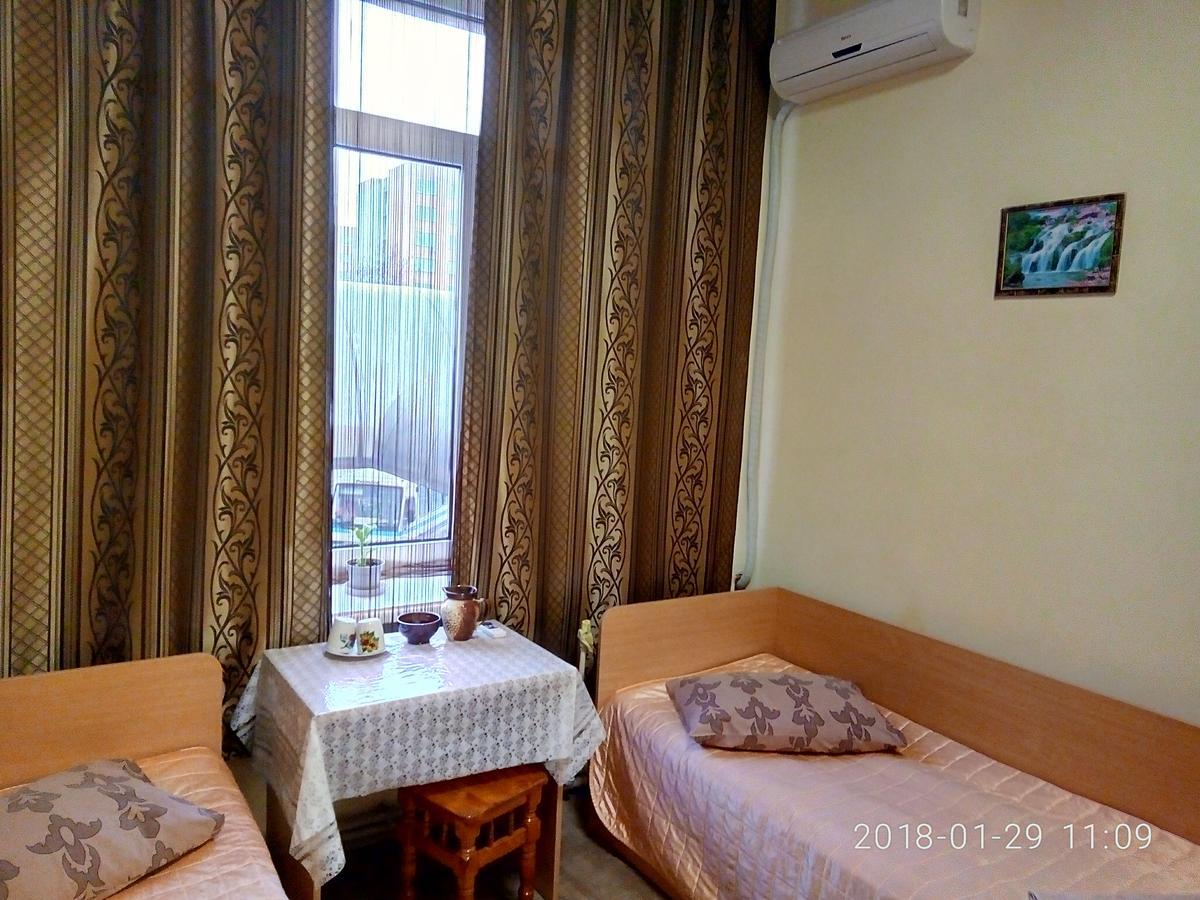 Hotel As 1 Uzhhorod Exterior photo